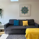 Stylish 1 Bedroom Flat With Parking In Oxford