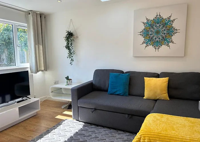 Stylish 1 Bedroom Flat With Parking In Oxford